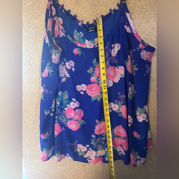 Torrid Blue Floral Top with Pink Accents Size 4XL - Picture 6 of 6